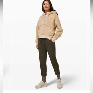 𝅺lululemon Beyond the Studio Crop Dark Olive sz 4